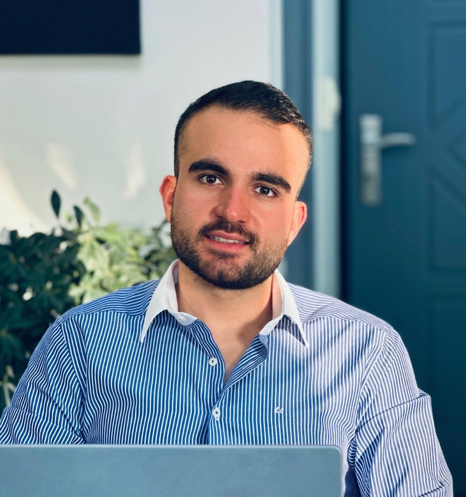 Portrait of Omid Mirzaei